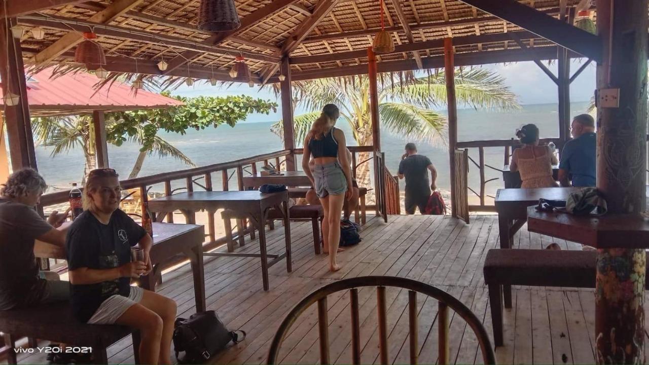 Mecaja Beach House Roxas  Экстерьер фото