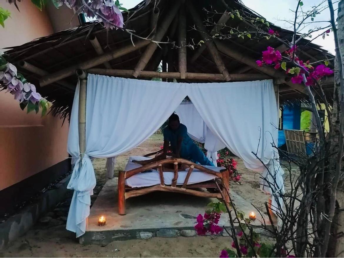Mecaja Beach House Roxas  Экстерьер фото
